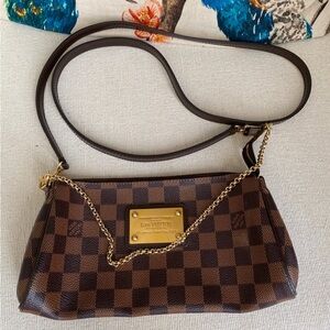 Louis Vuitton Eva Clutch in Ebene Damier